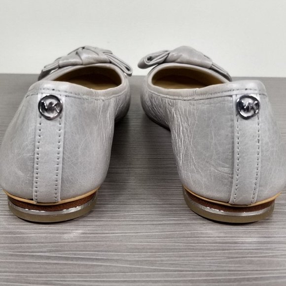 Michael Kors Willa Ballet Flat, Gray Wrinkled Leather, Womens Size 5.5 / 35.5 - Picture 5 of 10